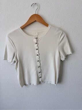 H&M Ivory Short-Sleeve Cropped Button-Up Knit Top
